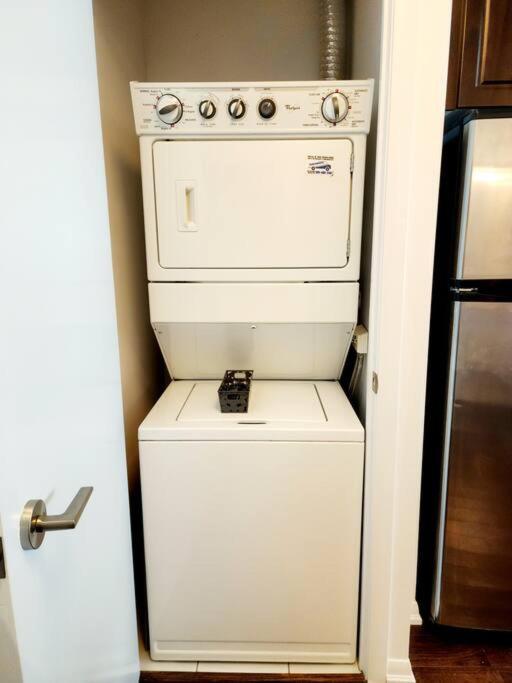 Lakeview Condo In Downtown With Free Parking. Toronto Extérieur photo
